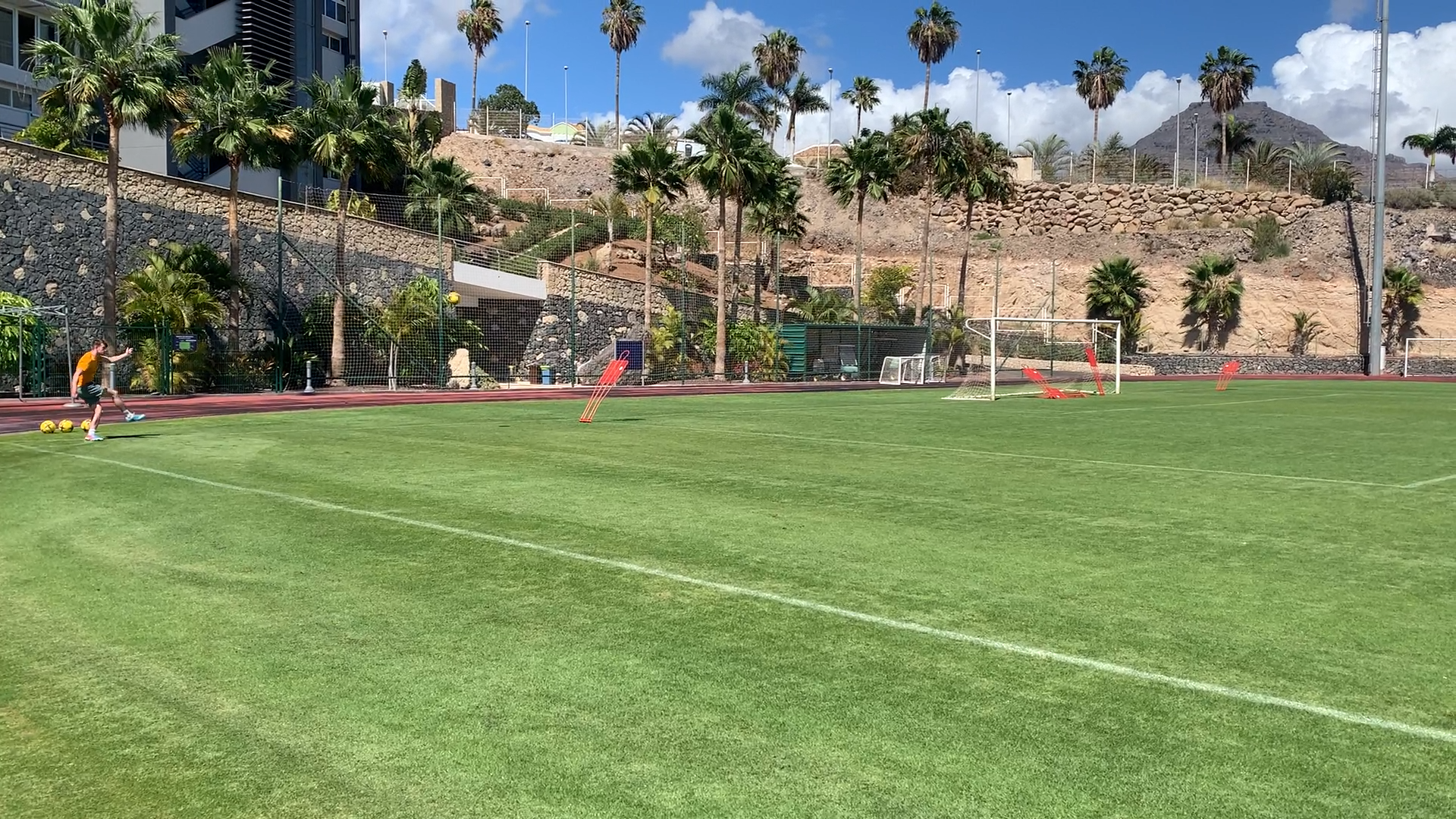 In-swinging Corners: Left & Right